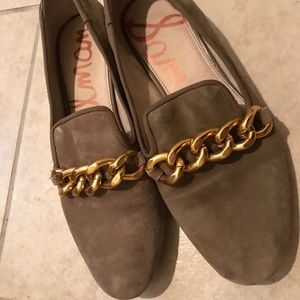 SAM EDELMAN leather loafer with gold chains